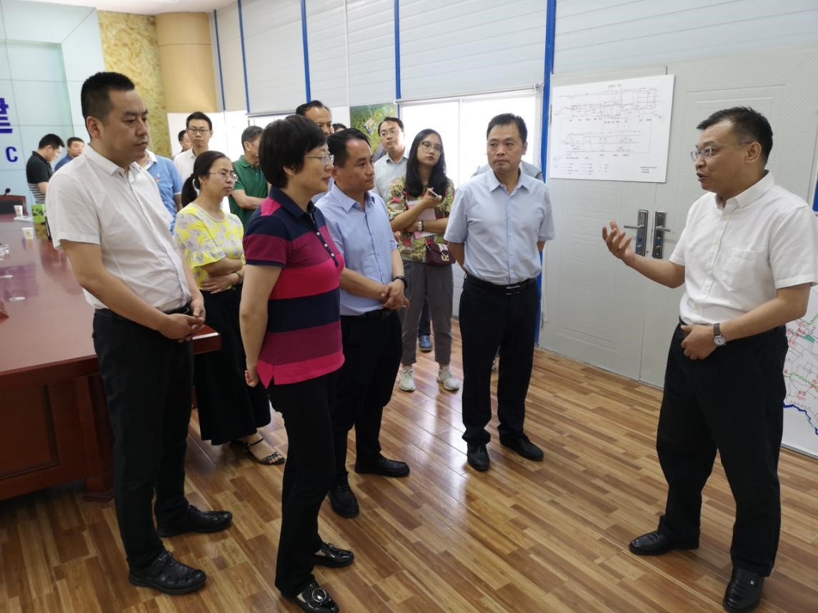 西安市发改委党组书记、主任邢欣到水情形公司白鹿原水生态中心项目调研.jpg