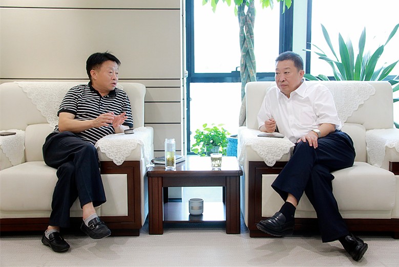 熊良虎会见榆林市委常委、常务副市长张凯盈