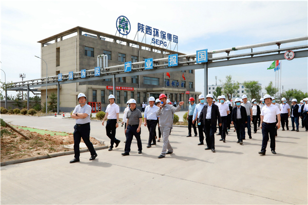 CG电子游戏集团复工复产促增添项目观摩聚会与会职员走进大秦国源三秦环保秦邦园区在榆项目