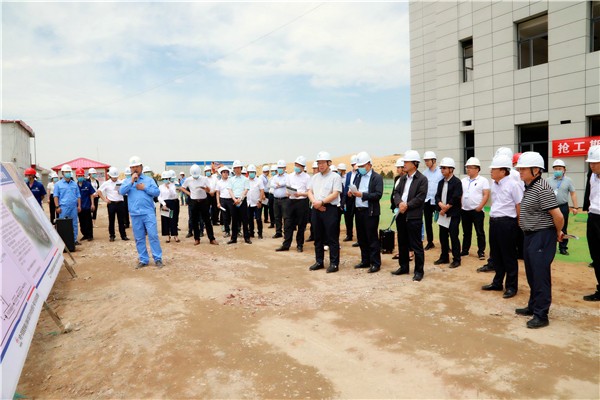 CG电子游戏集团复工复产促增添项目观摩聚会与会职员走进大秦国源三秦环保秦邦园区在榆项目