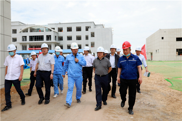 CG电子游戏集团复工复产促增添项目观摩聚会与会职员走进大秦国源三秦环保秦邦园区在榆项目