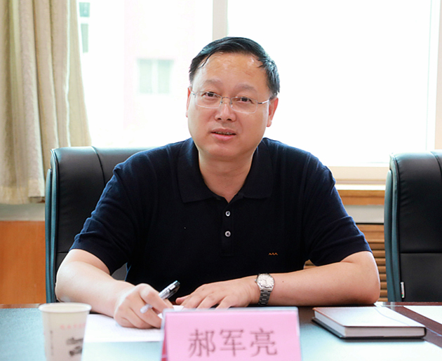 熊良虎拜会渭南市生态情形局党委书记、、、局长左俊