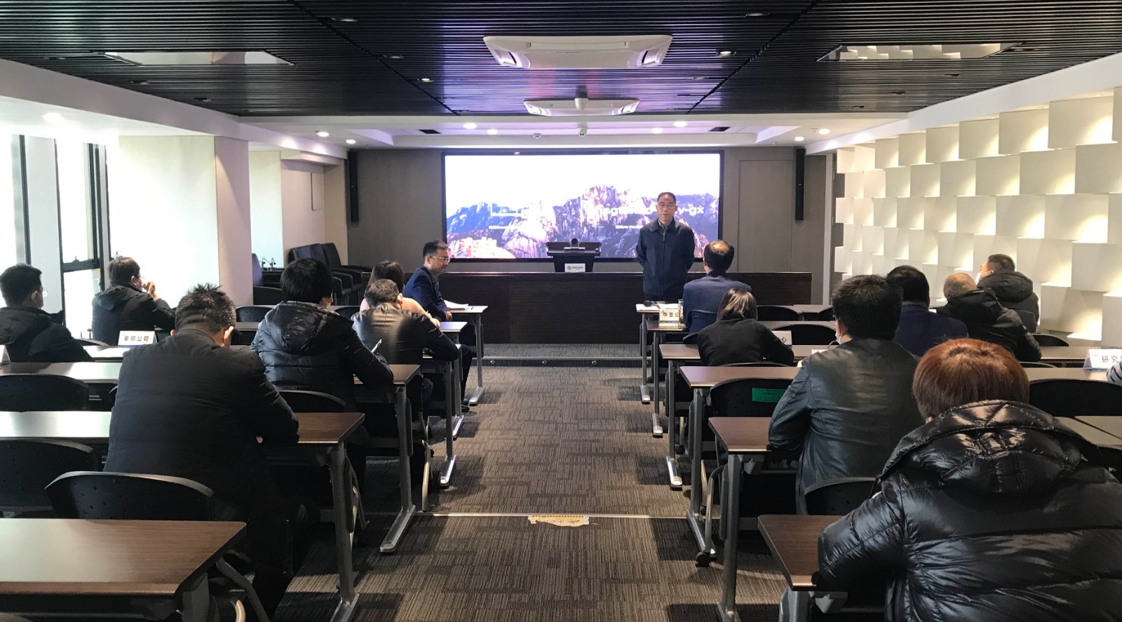 CG电子游戏集团起劲响应省国资委要求 对冬春季疫情防控事情举行再安排再发动