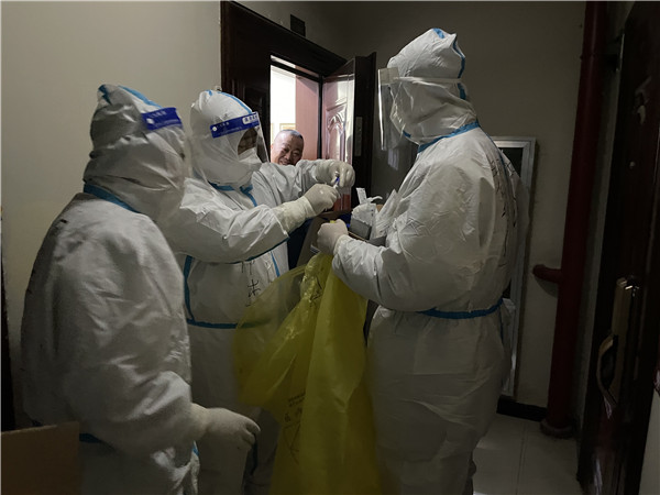 CG电子游戏集团：：响彻在战“疫”前线的入党誓词 配图4.jpg