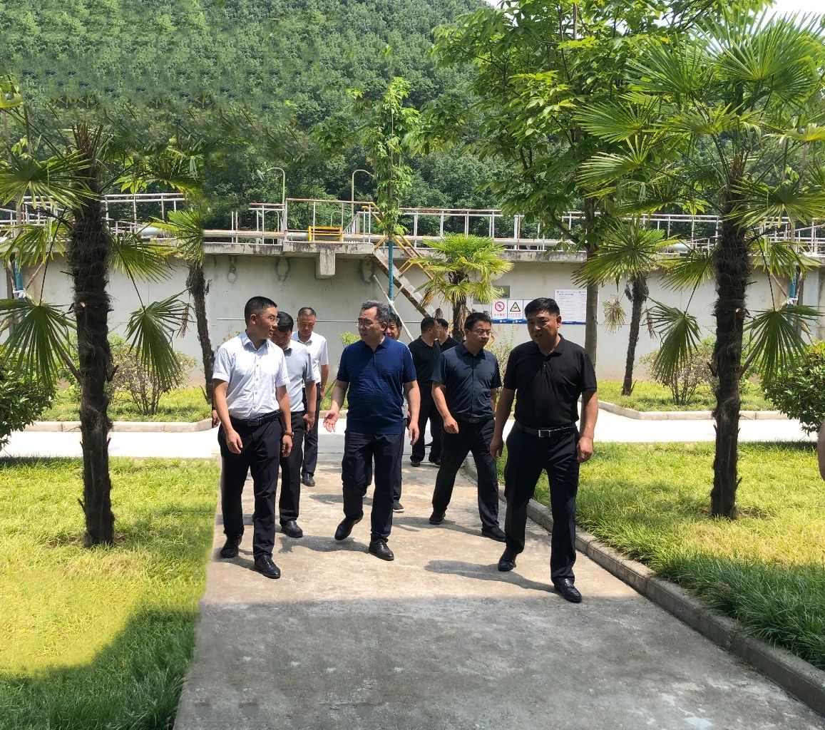 山阳县委副书记、、县长李凌云到水情形山阳公司县城污水处理厂调研