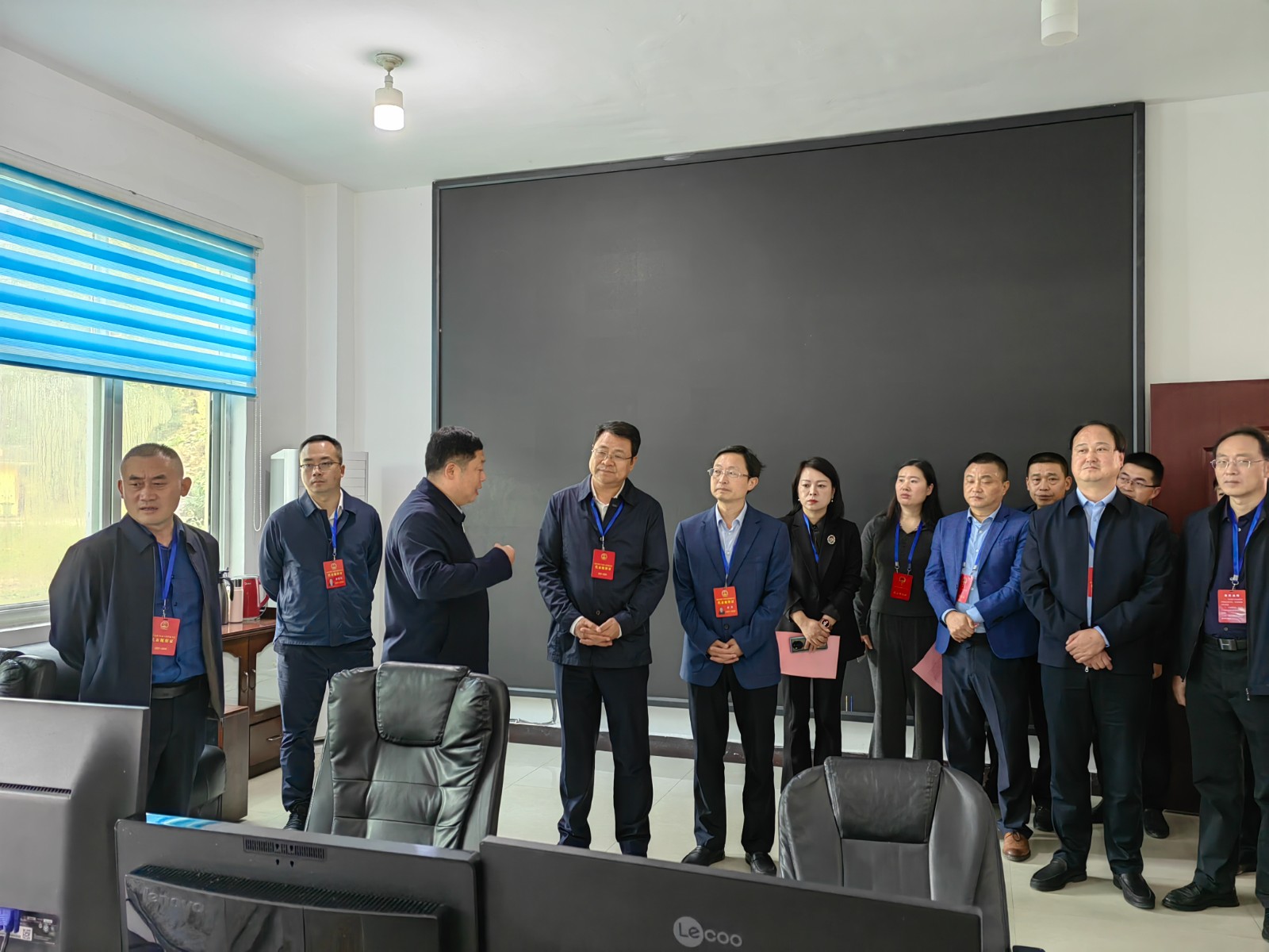 安康市政协副主席、、、岚皋县委书记马雄伟到水情形公司岚皋县城污水处理厂调研