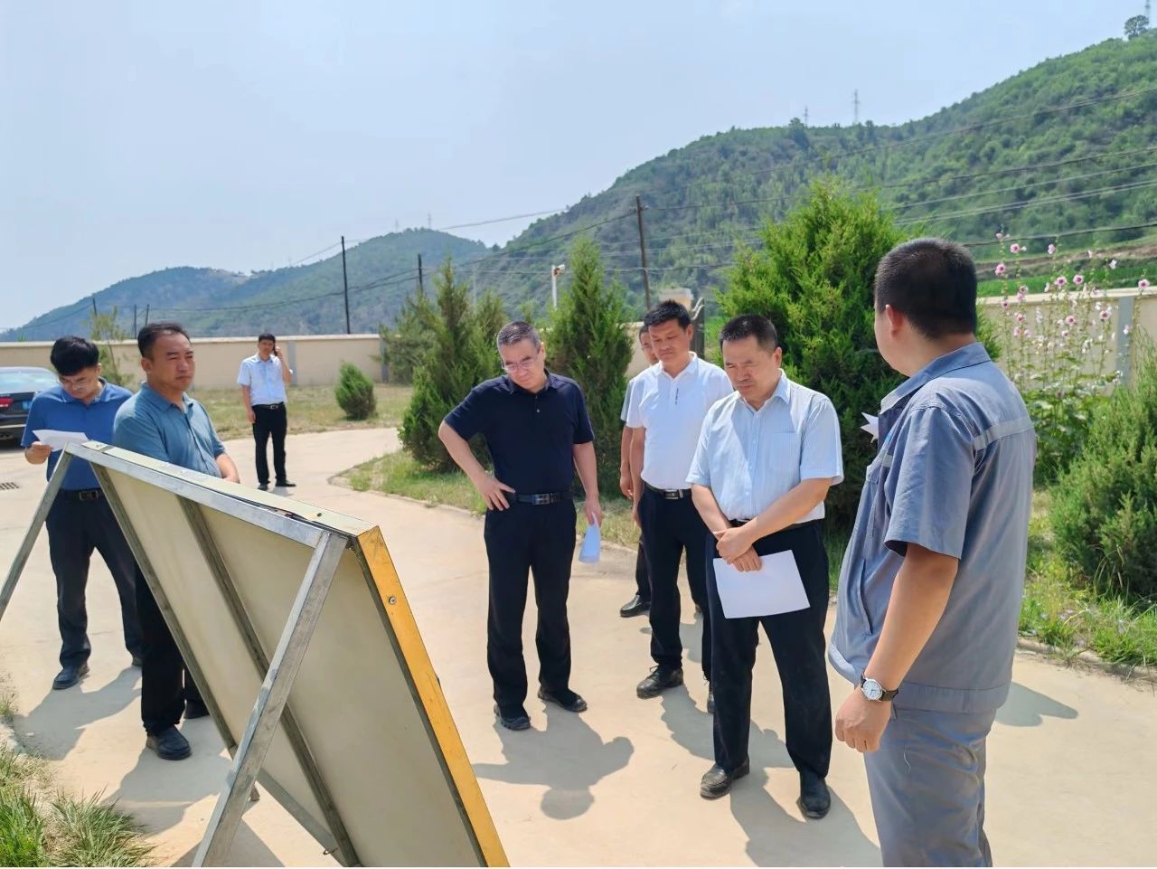 省生态情形厅党组成员、、、副厅长姚晓军到水情形公司安定镇污水处理厂调研